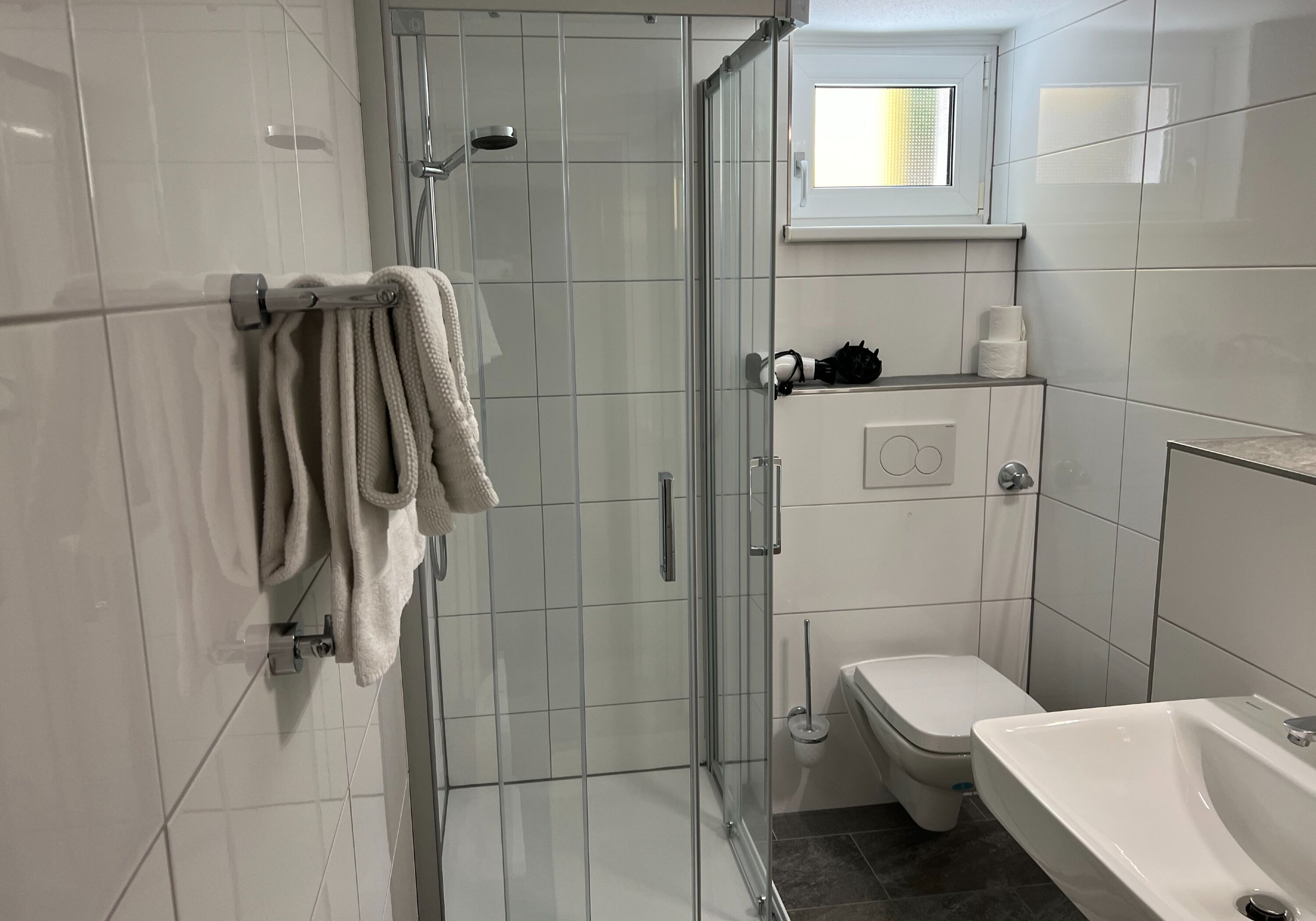 Monteur-Zimmer - Langenfeld (Mettmann) - Monteur/Handwerker; Messe-Appartements-Schuh bis zu 10 Pers.