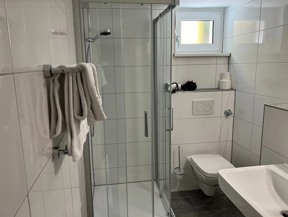 MonteurZimmer: Monteur/Handwerker; Messe-Appartements-Schuh bis zu 10 Pers.