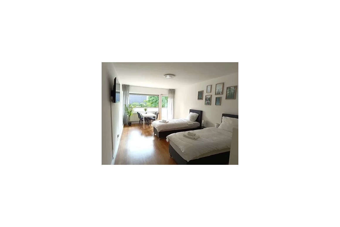 MonteurZimmer: 3 Zimmer Wohnung mit eigenem Eingang und Stellplatz