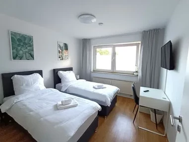 MonteurZimmer: 3 Zimmer Wohnung mit eigenem Eingang und Stellplatz