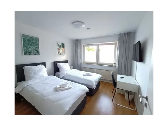 MonteurZimmer: 3 Zimmer Wohnung mit eigenem Eingang und Stellplatz