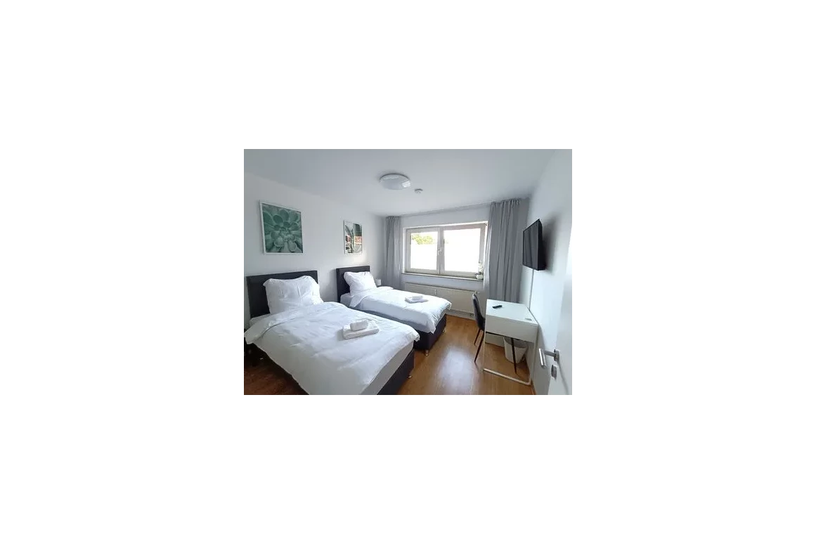MonteurZimmer: 3 Zimmer Wohnung mit eigenem Eingang und Stellplatz