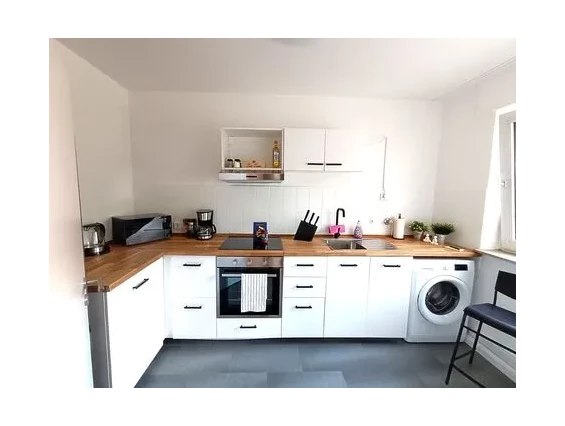 MonteurZimmer: 3 Zimmer Wohnung mit eigenem Eingang und Stellplatz