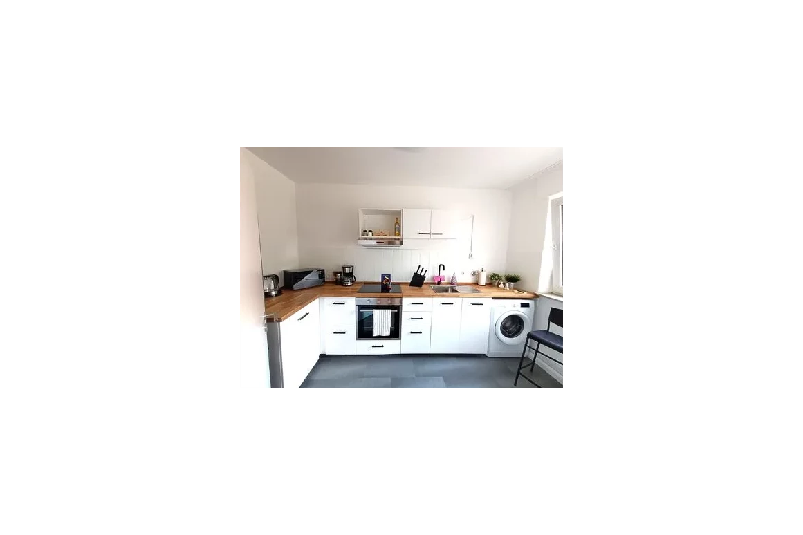 MonteurZimmer: 3 Zimmer Wohnung mit eigenem Eingang und Stellplatz