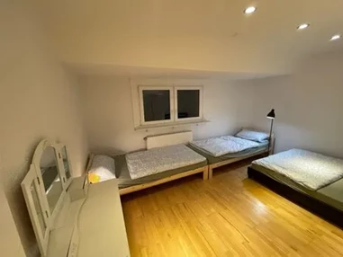 MonteurZimmer: Möblierte 2-Zimmer-Wohnung in Ratingen – Nähe DUS Flgh