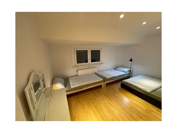 MonteurZimmer: Möblierte 2-Zimmer-Wohnung in Ratingen – Nähe DUS Flgh