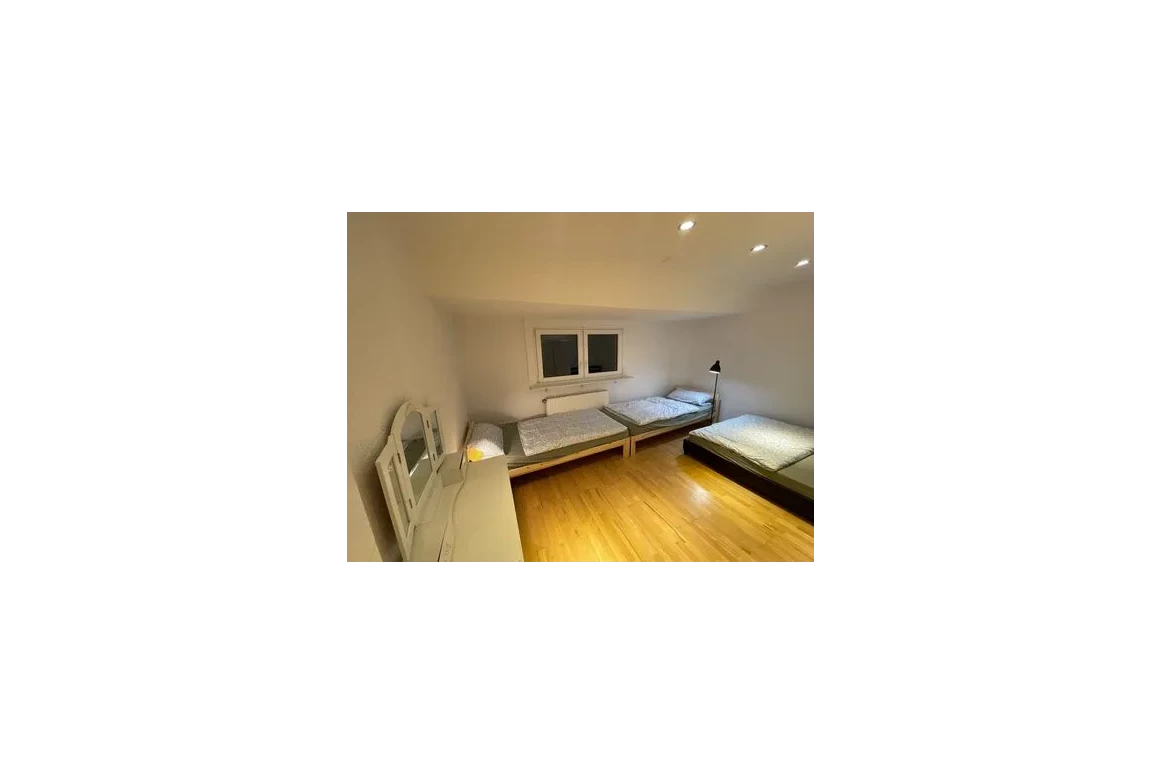 MonteurZimmer: Möblierte 2-Zimmer-Wohnung in Ratingen – Nähe DUS Flgh