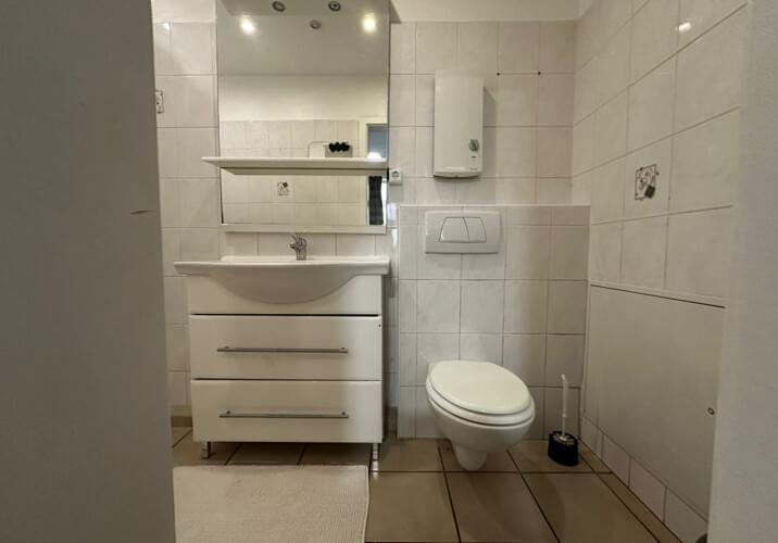 MonteurZimmer: Wohnung Küche Bad WiFi Parkplatz