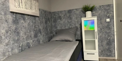 Monteur-Zimmer - Frechen - Wohnung Top Lage Küche Bad Parkplatz Wifi