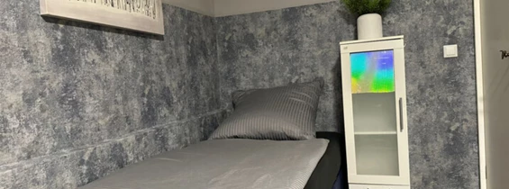 MonteurZimmer: Wohnung Top Lage Küche Bad Parkplatz Wifi