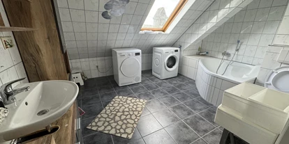 Monteur-Zimmer - Velbert - Monteurzimmer mit viel Platz, 4Z mit 7B in 51379 Leverkusen
