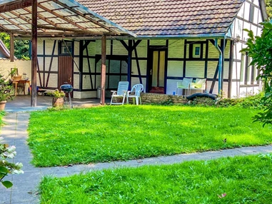 MonteurZimmer: Pension bei Burg Bachem