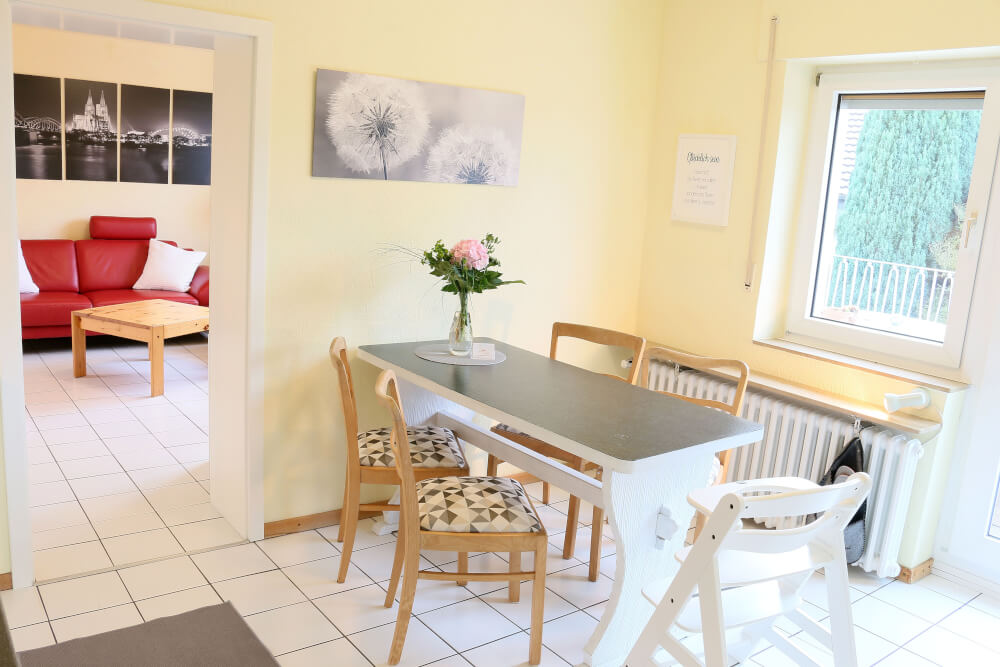 Monteur-Zimmer - Overath - Ferienwohnung Domblick Herkenrath in 51429 Bergisch Gladbach