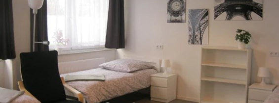 MonteurZimmer: Home4Time - Köln, Unterkünfte für Monteure und Arbeiter