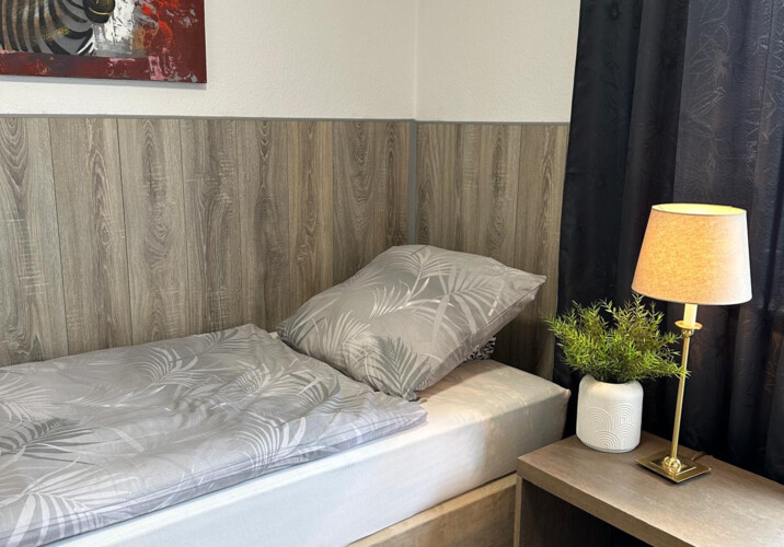 Monteur-Zimmer - Euskirchen - Monteurwohnung mit eigener Küche und Bad, WiFi