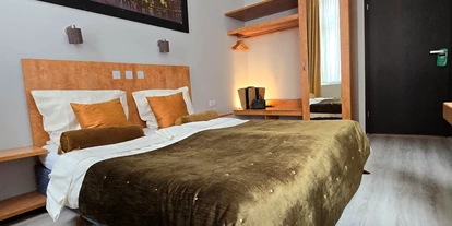 Monteur-Zimmer - Overath - Zweibettzimmer mit Dusche/WC, TV, Wi-Fi - City Hotel Storch in 50672 Köln