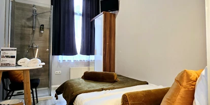 Monteur-Zimmer - Overath - Einzelzimmer mit Dusche im Zimmer, eigene Toilette im Flur. - City Hotel Storch in 50672 Köln