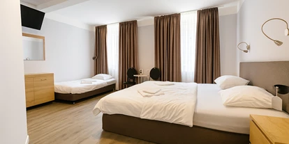 Monteur-Zimmer - Overath - Dreibettzimmer mit Dusche/WC, TV, Wi-Fi - City Hotel Storch in 50672 Köln
