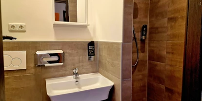 Monteur-Zimmer - Overath - Badezimmer - City Hotel Storch in 50672 Köln