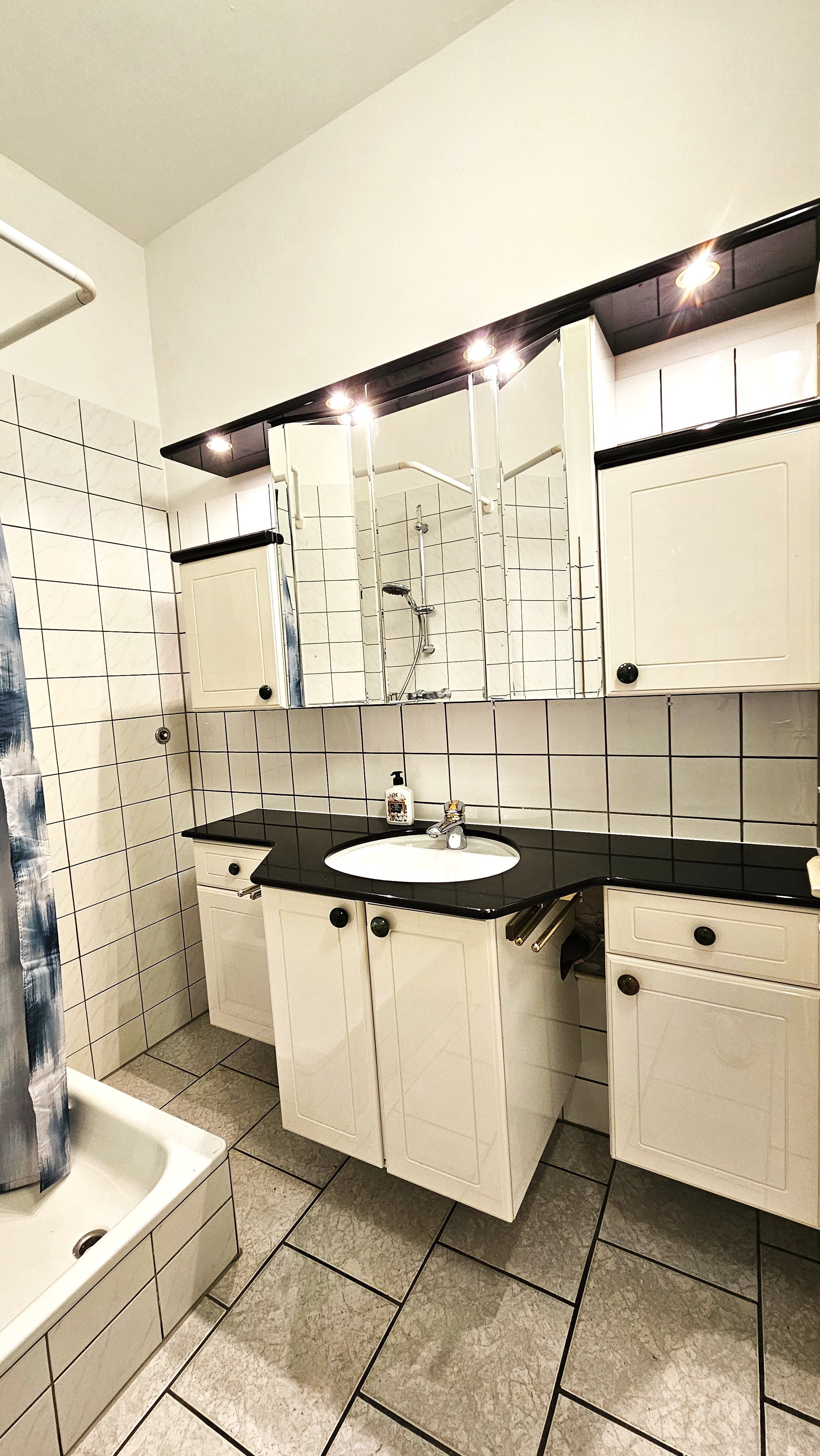 Monteur-Zimmer - Preis pro Nacht - Erkrath - Domspitze Monteurunterkunft