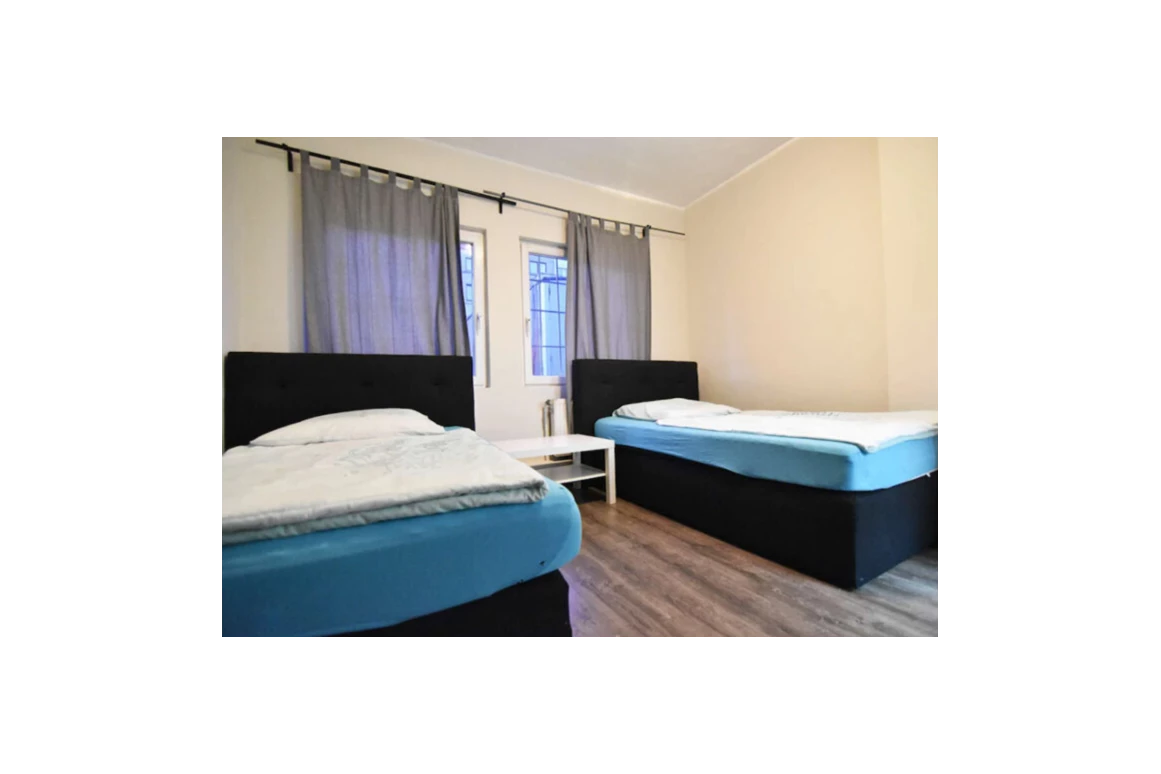 MonteurZimmer: City Wohnung am Hildeboldplatz mit WLAN