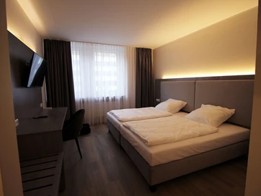 MonteurZimmer: HomeRent in Köln, linksrheinisch