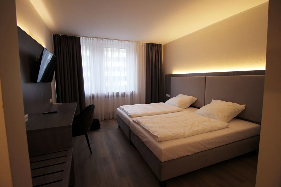 MonteurZimmer: HomeRent in Köln, linksrheinisch