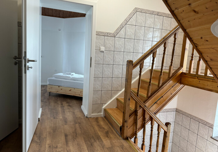 Monteur-Zimmer - Wesseling - T&K Monteurwohnungen - Monteurwohnung für bis zu 14 Personen mit separaten Einzelbetten