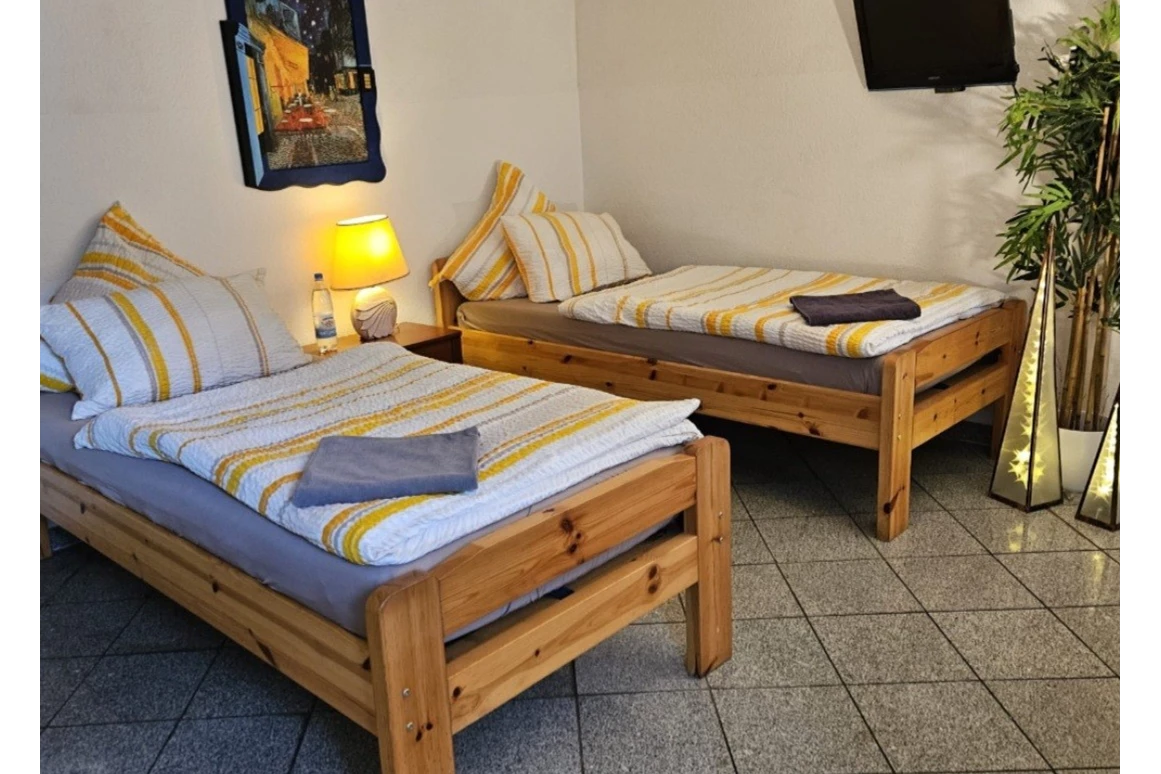 MonteurZimmer: Messe und Monteurzimmer Weber in 50997 Köln