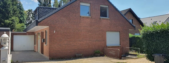 MonteurZimmer: Tolstov - Freistehendes Haus mit großem Garten 3 Etagen in 50259 Pulheim