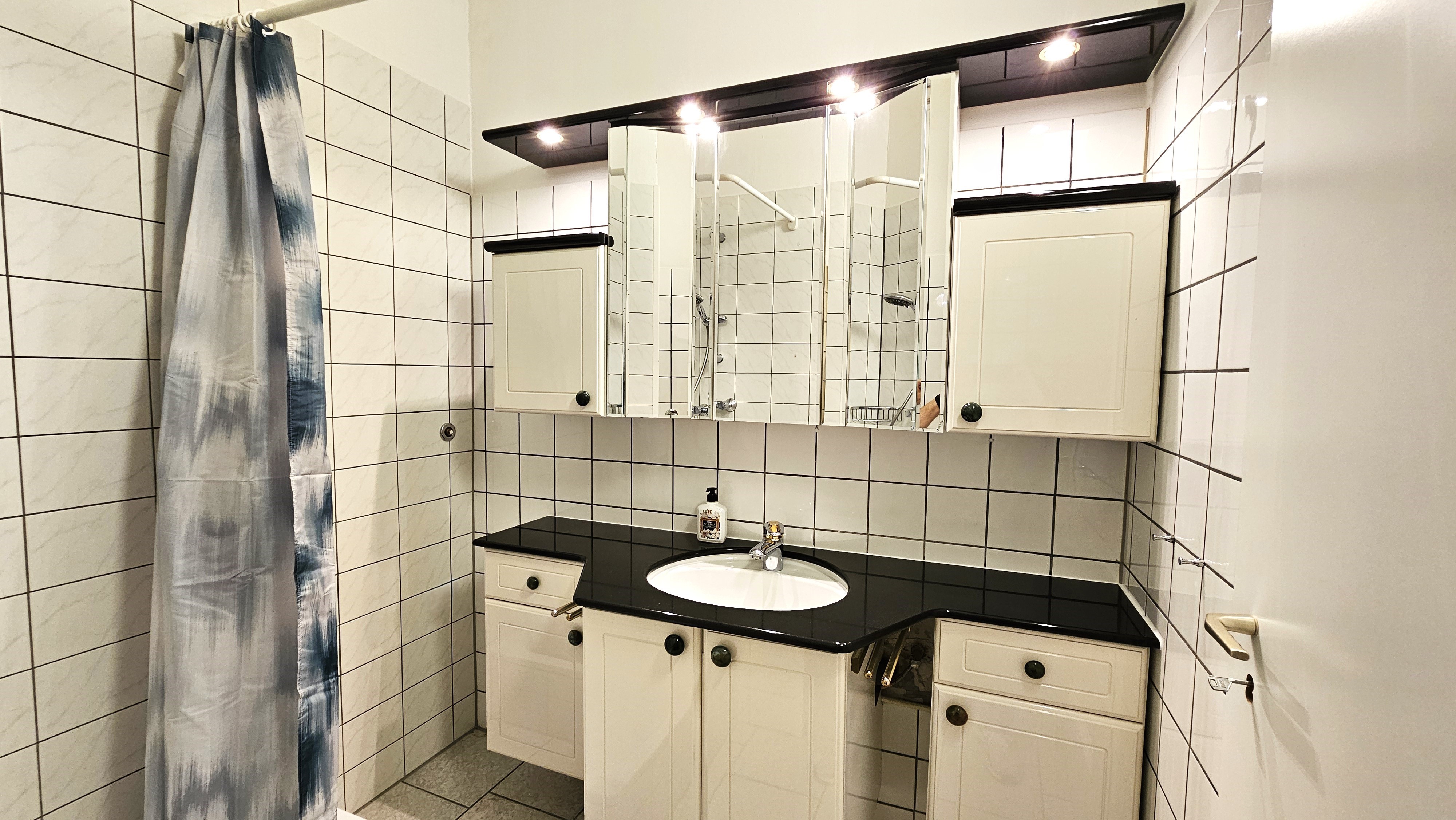 Monteur-Zimmer - Preis pro Nacht - Erkrath - Domspitze in 50825 Köln