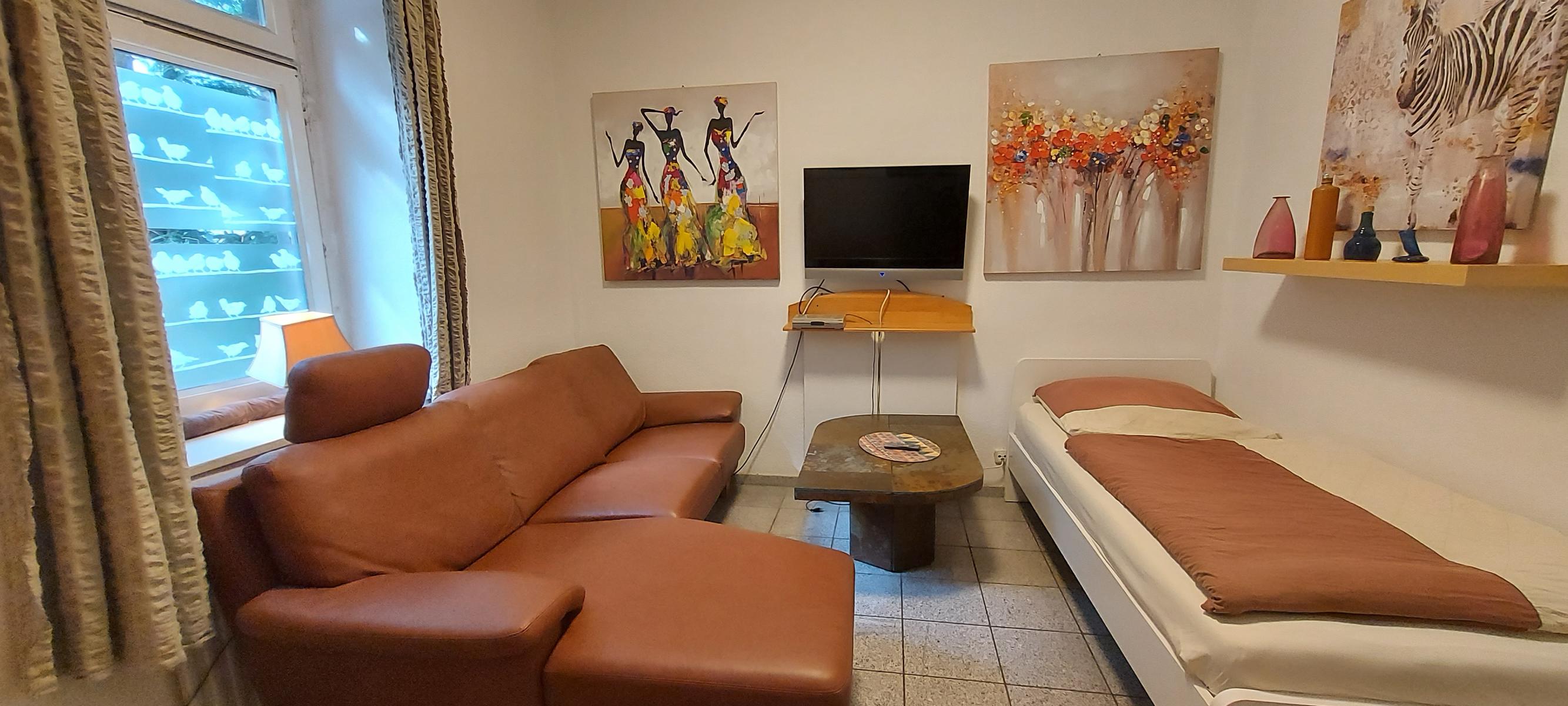 MonteurZimmer: Domspitze in 50825 Köln