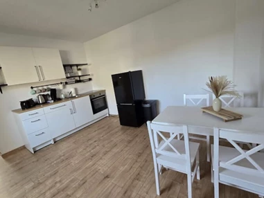 MonteurZimmer: Helle Wohnung Köln-Höhenberg 1.OG