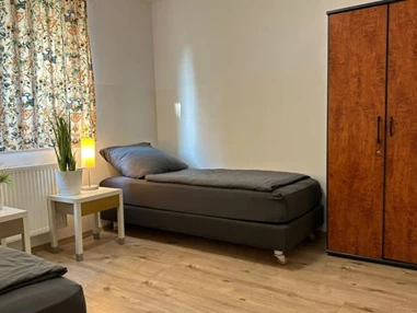 MonteurZimmer: Bergisch Top Wohnung Küche Bad Parkplatz