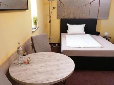 MonteurZimmer: Pension Riverside
