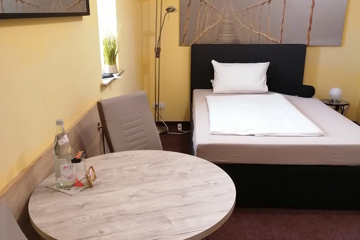 MonteurZimmer: Pension Riverside