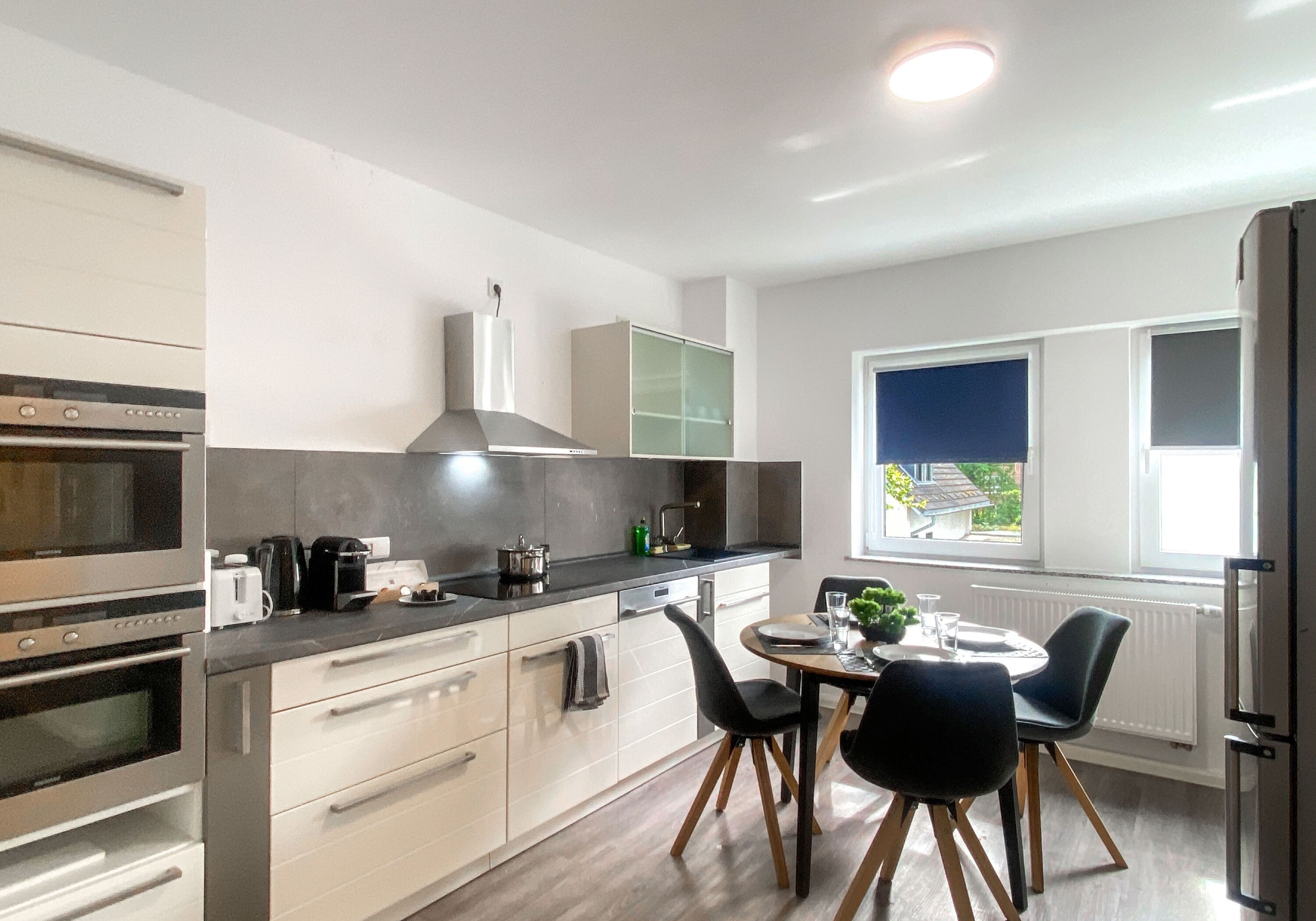 Monteur-Zimmer - Overath - Eine Wohnung in Köln frei ab dem 17.05. für max. 4 Per.