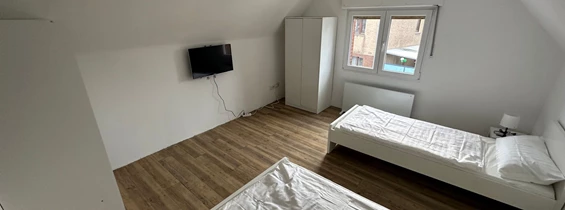 MonteurZimmer: Ganzes Haus mit Garten & kompletter Ausstattung