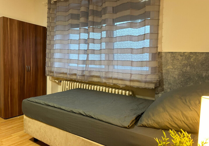 Monteur-Zimmer - Dormagen - Komfortable Wohnung Bad Küche Parkplatz WiFi