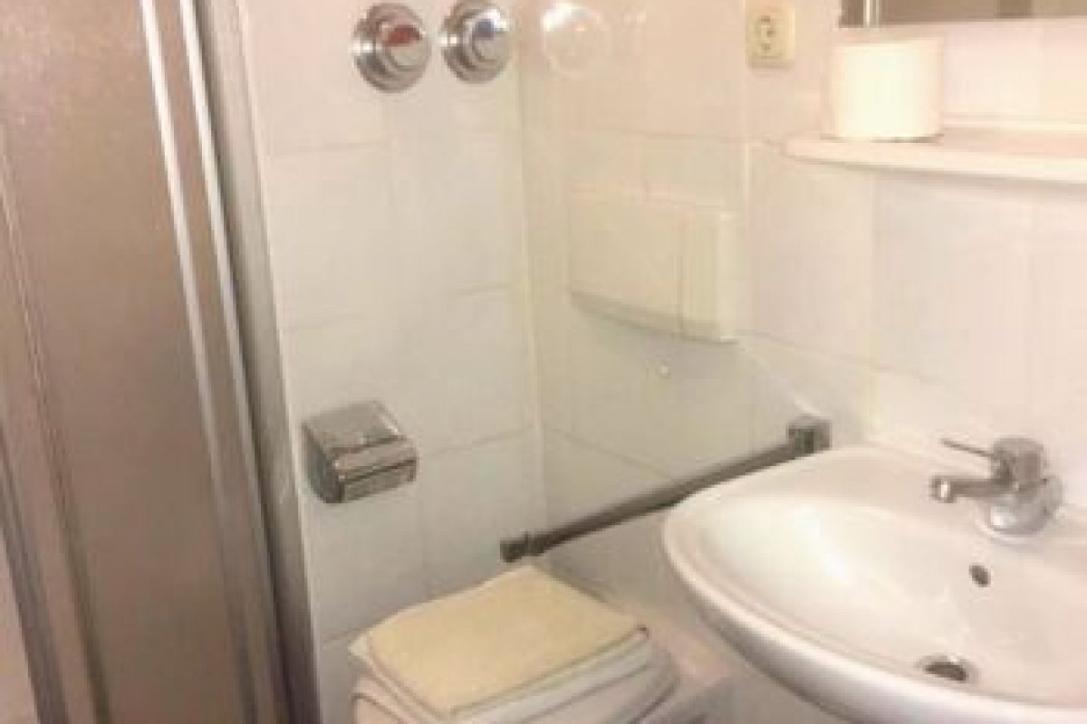 Monteur-Zimmer - Colditz - Apartmenthaus Home24