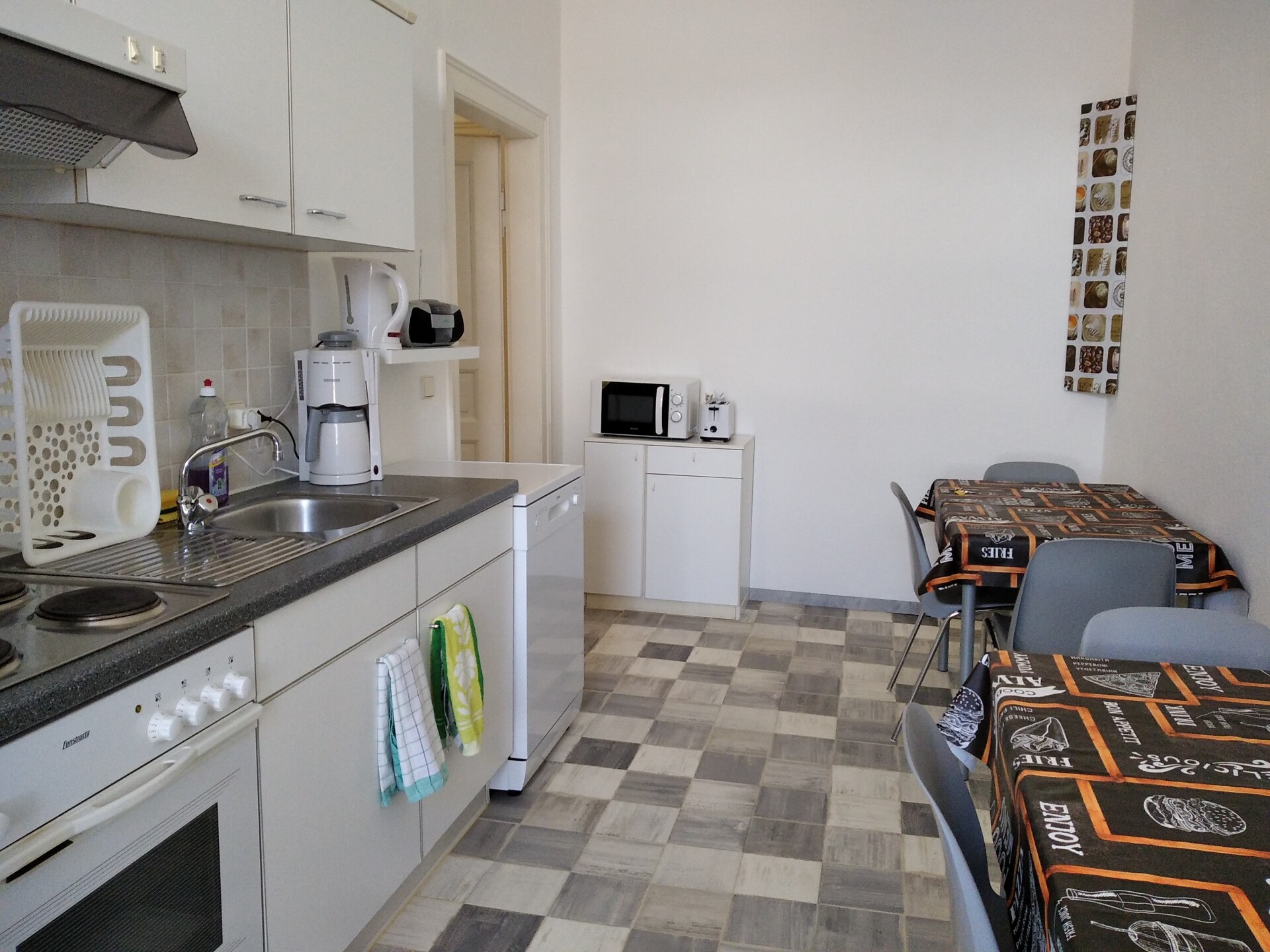 Monteur-Zimmer - Colditz - MONTEURWOHNUNG IN CHEMNITZ FUER 6 PERSONEN, UNTERKUNFT, ZIMMER, FLAT