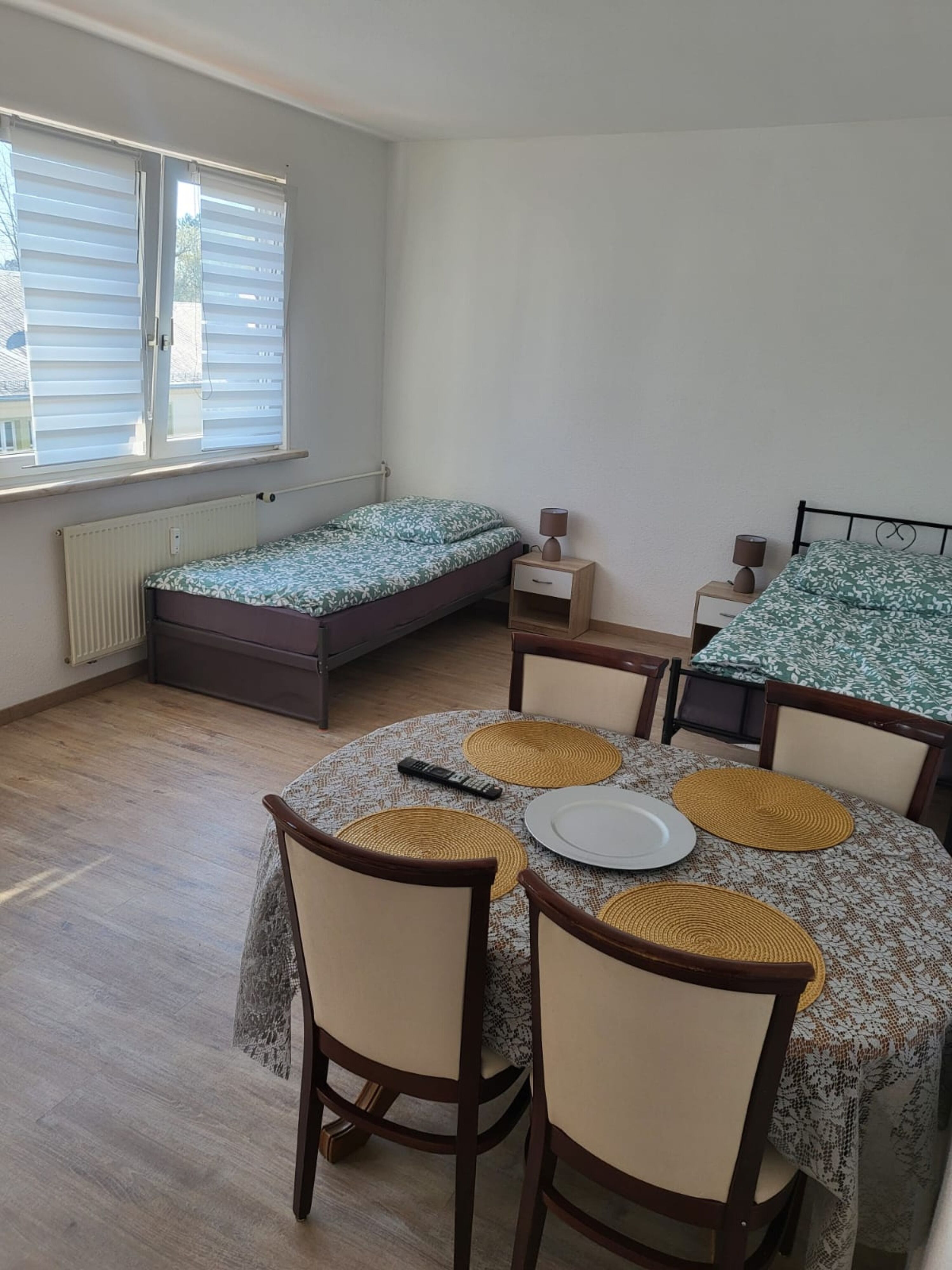 Monteur-Zimmer - Colditz - Monteurwohnung mit schnellem Internet für 5 Personen