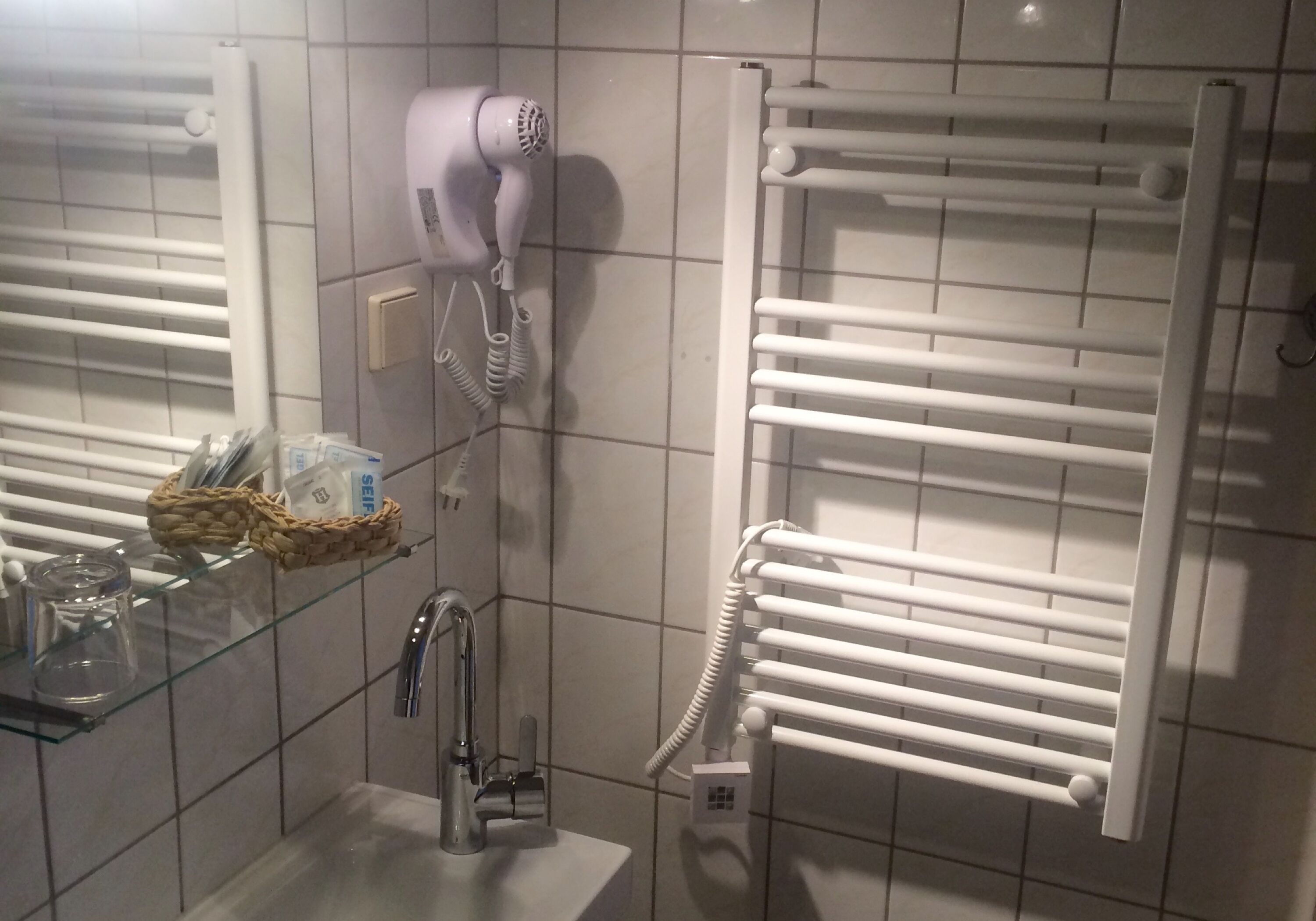 Monteur-Zimmer - Colditz - Pension Gablenz - Gästezimmer/Apartments/Ferienwohnung