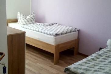 Monteur-Zimmer - Colditz - 6 Ferienwohnungen (2-8 Personen) Einzelbetten Internet TV Balkon Internet