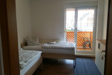 Monteur-Zimmer - Colditz - 6 Ferienwohnungen (2-8 Personen) Einzelbetten Internet TV Balkon Internet
