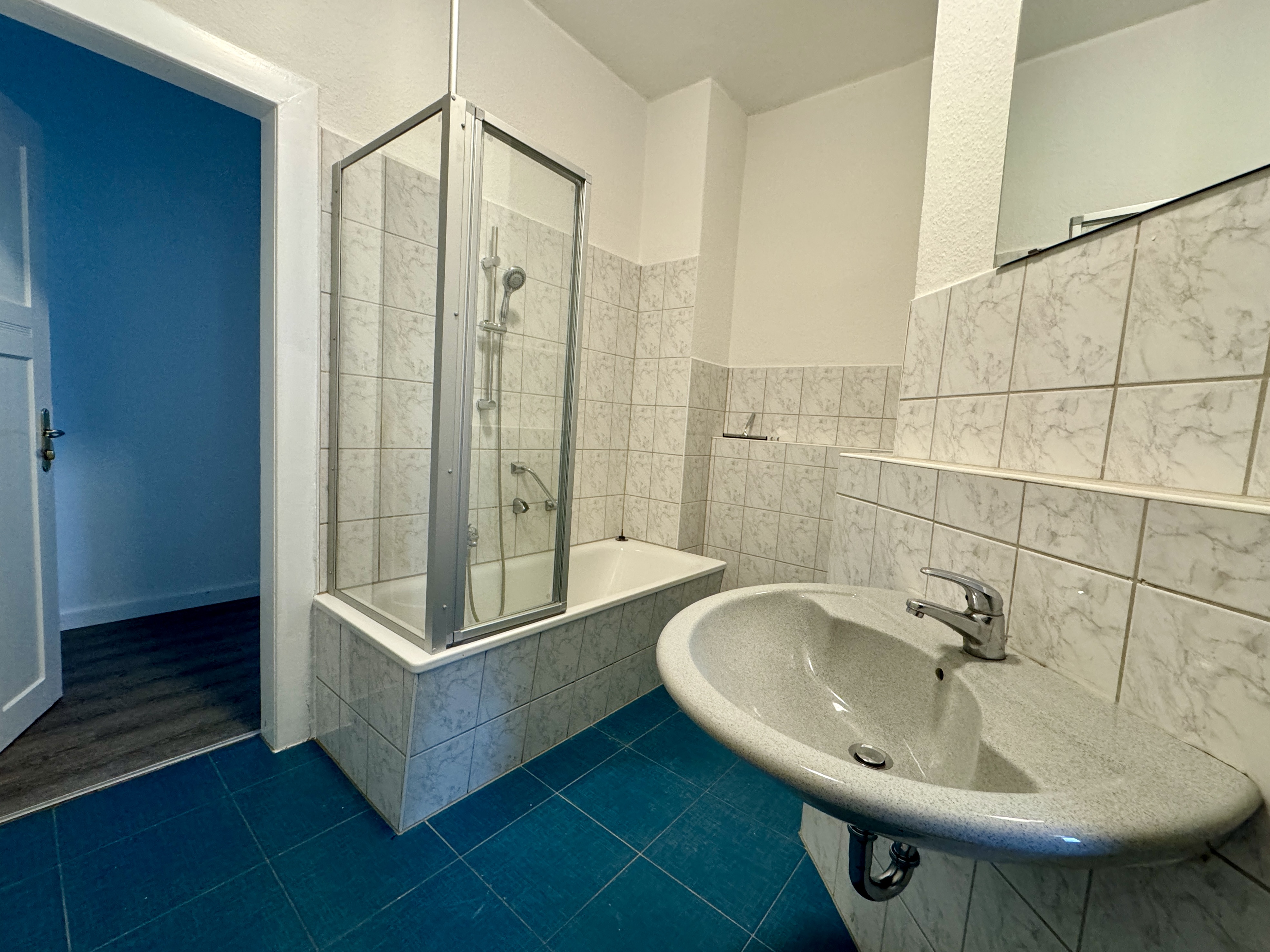 Monteur-Zimmer - Zimmerarten: Mehrbettzimmer - 90+ Monteurzimmer in Chemnitz, Einzelbetten, Parkplätze, WIF