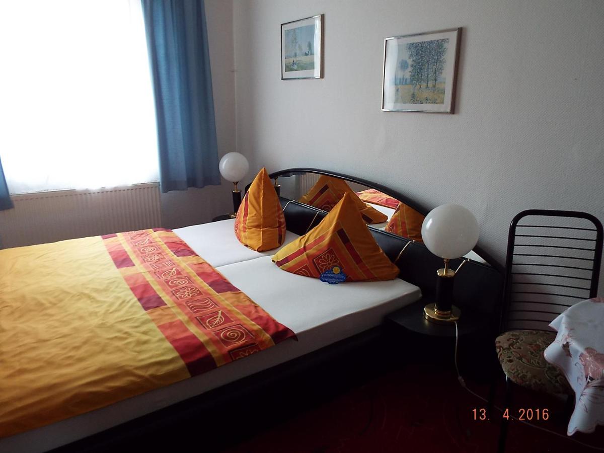 Monteur-Zimmer - Chemnitz - Hotel / Pension Zur Tanne