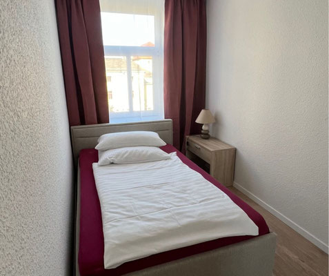 MonteurZimmer: City-Appartement 3.1. im Nachbarhaus. 2. Schlafzimmer - Aparthotel 1A