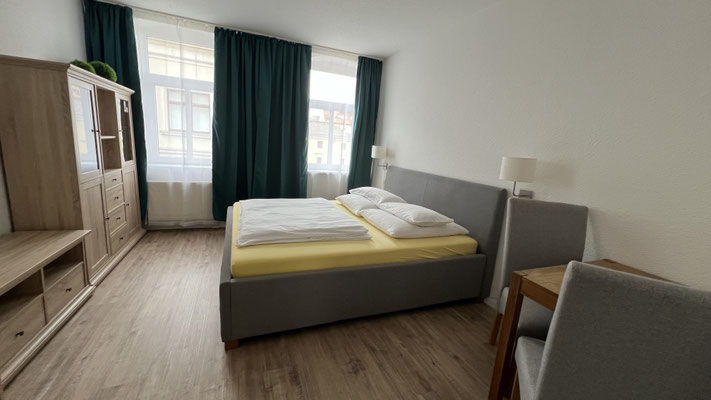 MonteurZimmer: City-Appartement 3.1. im Nachbarhaus. 1.Schlafzimmer - Aparthotel 1A