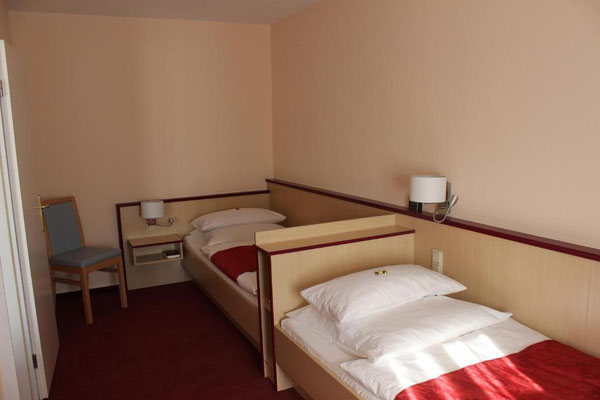 MonteurZimmer: Schlafzimmer Zimmer 31 / Zweibettzimmer - Aparthotel 1A